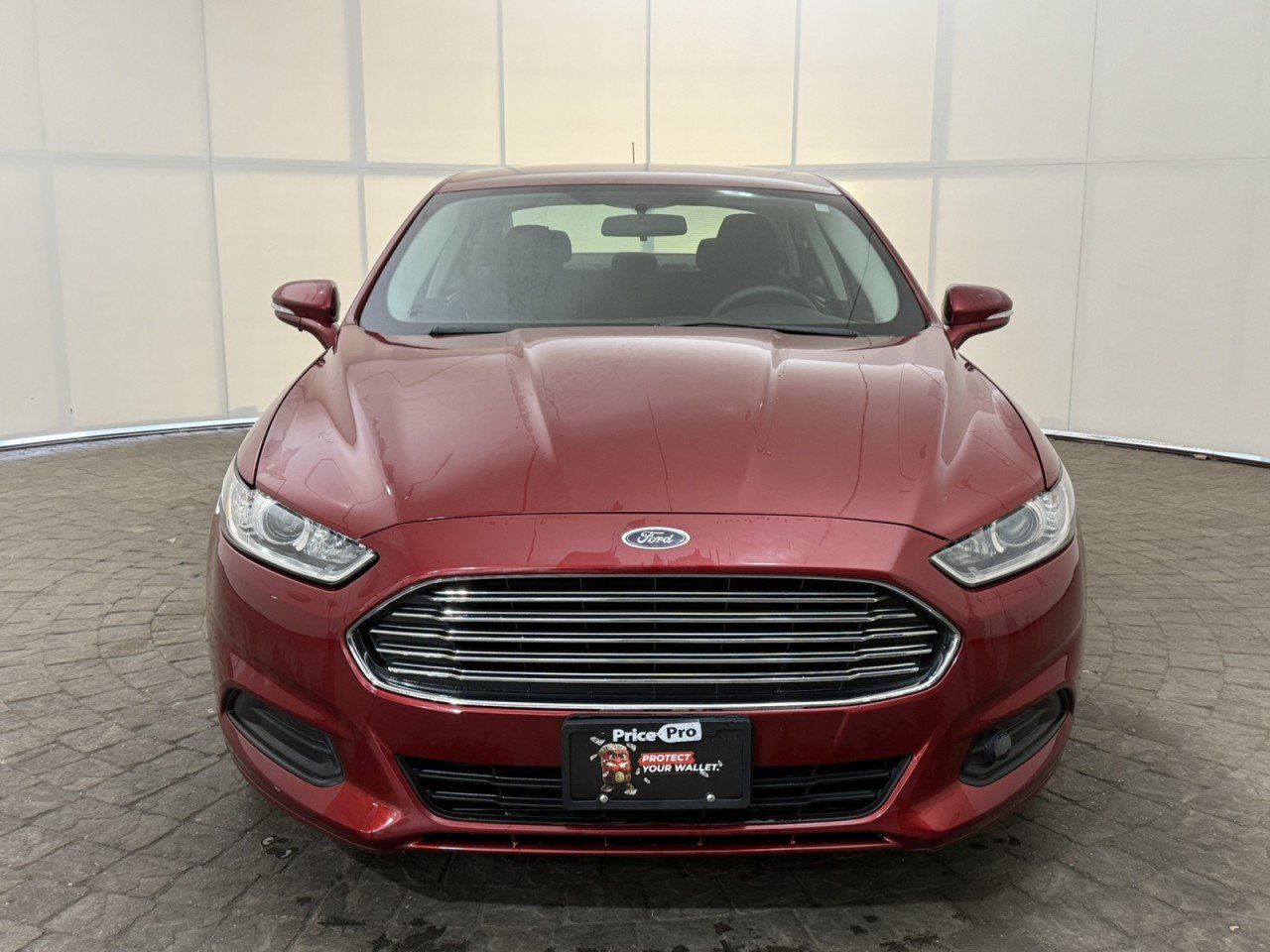 Used 2014 Ford Fusion SE FWD image 2
