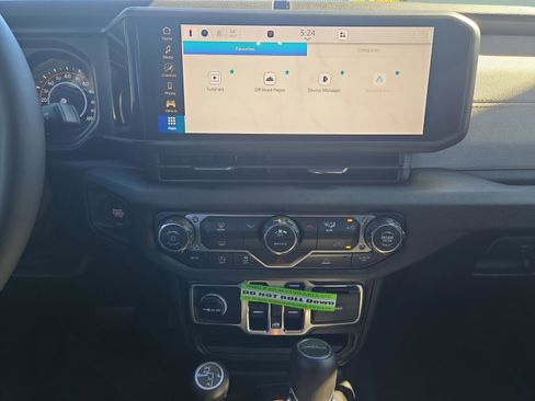 New 2025 Jeep Gladiator Sport image 15