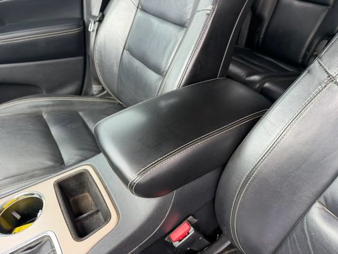 Used 2017 Jeep Grand Cherokee Limited RWD image 16