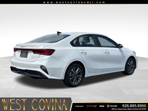 Used 2023 Kia Forte LXS FWD image 7