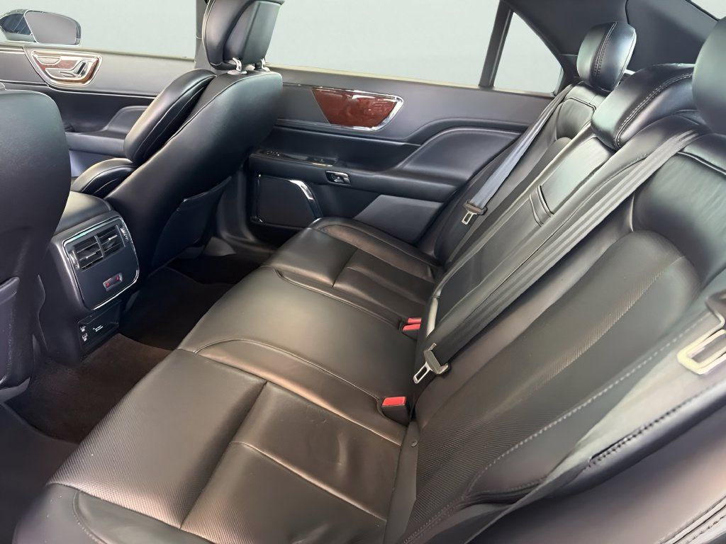 Used 2018 Lincoln Continental Select w/ Continental Climate Package AWD/4WD image 14