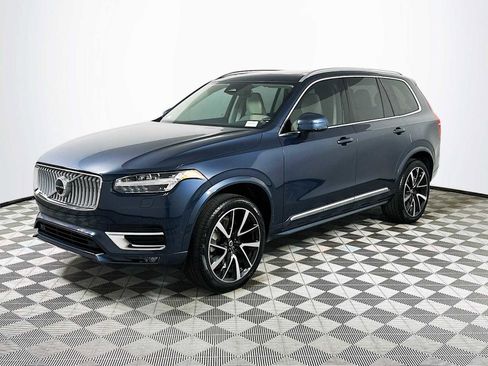 Certified 2025 Volvo XC90 B6 Plus image 3