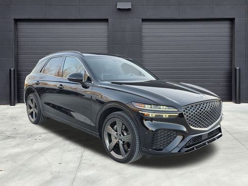 Used 2024 Genesis GV70 2.5T Sport Prestige w/ Sport Prestige Package image 3