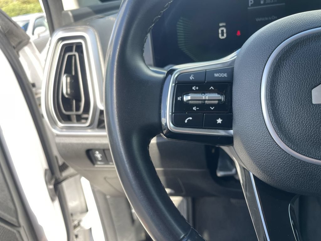 Certified 2024 Kia Sorento S AWD/4WD image 17