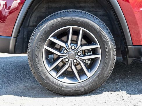 Certified 2021 Jeep Grand Cherokee Limited w/ Premium Lighting Group AWD/4WD image 12
