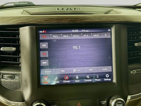 Used 2019 RAM 1500 Laramie image 17