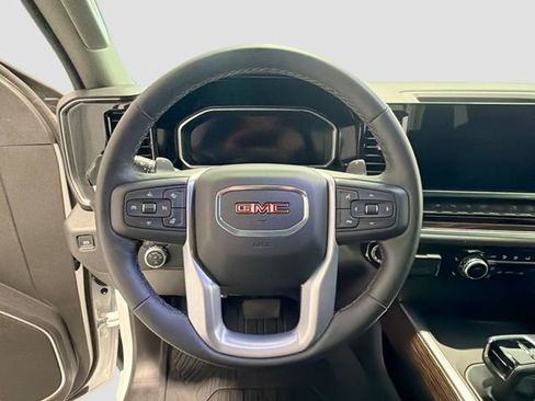 Used 2026 GMC Sierra 1500 Elevation w/ Elevation Premium Package AWD/4WD image 9