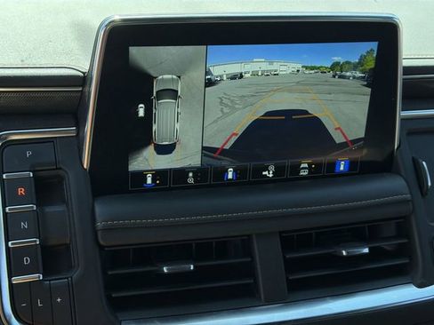 Used 2021 GMC Yukon AT4 w/ Rear Media and Nav Package AWD/4WD image 14