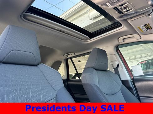 Certified 2022 Toyota RAV4 XLE w/ Convenience Package image 18