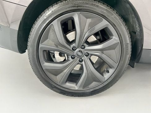 Used 2025 Land Rover Range Rover Sport SE AWD/4WD image 32