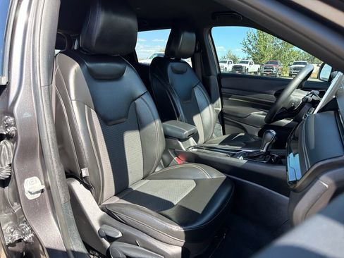 Used 2023 Jeep Compass Latitude AWD/4WD image 19
