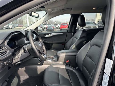Used 2025 Ford Escape Platinum image 10