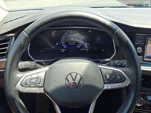 Used 2024 Volkswagen Jetta SE FWD image 19