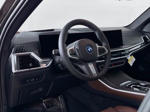 New 2026 BMW X5 xDrive50e w/ M Sport Package image 9