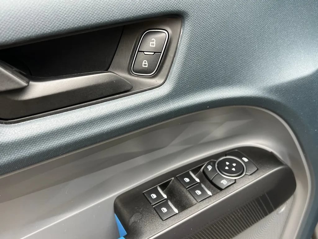 Used 2025 Ford Maverick Lobo AWD/4WD image 12