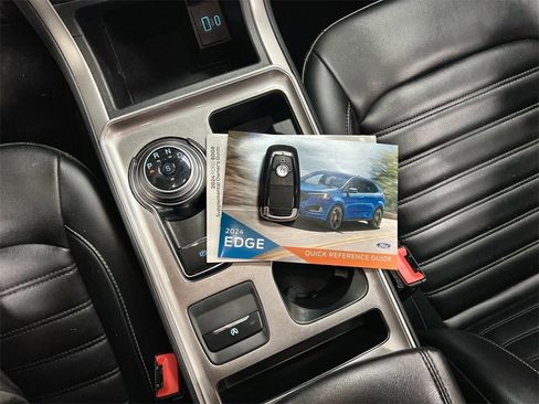 Used 2024 Ford Edge SEL image 35