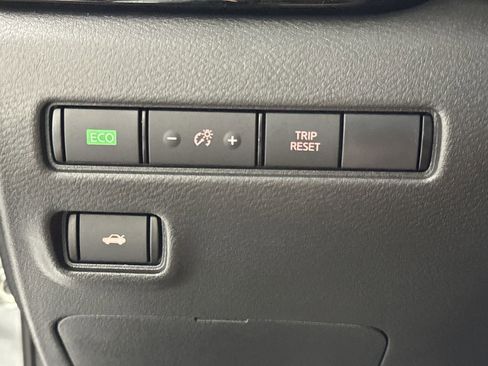 Certified 2025 Nissan Sentra SV FWD image 22