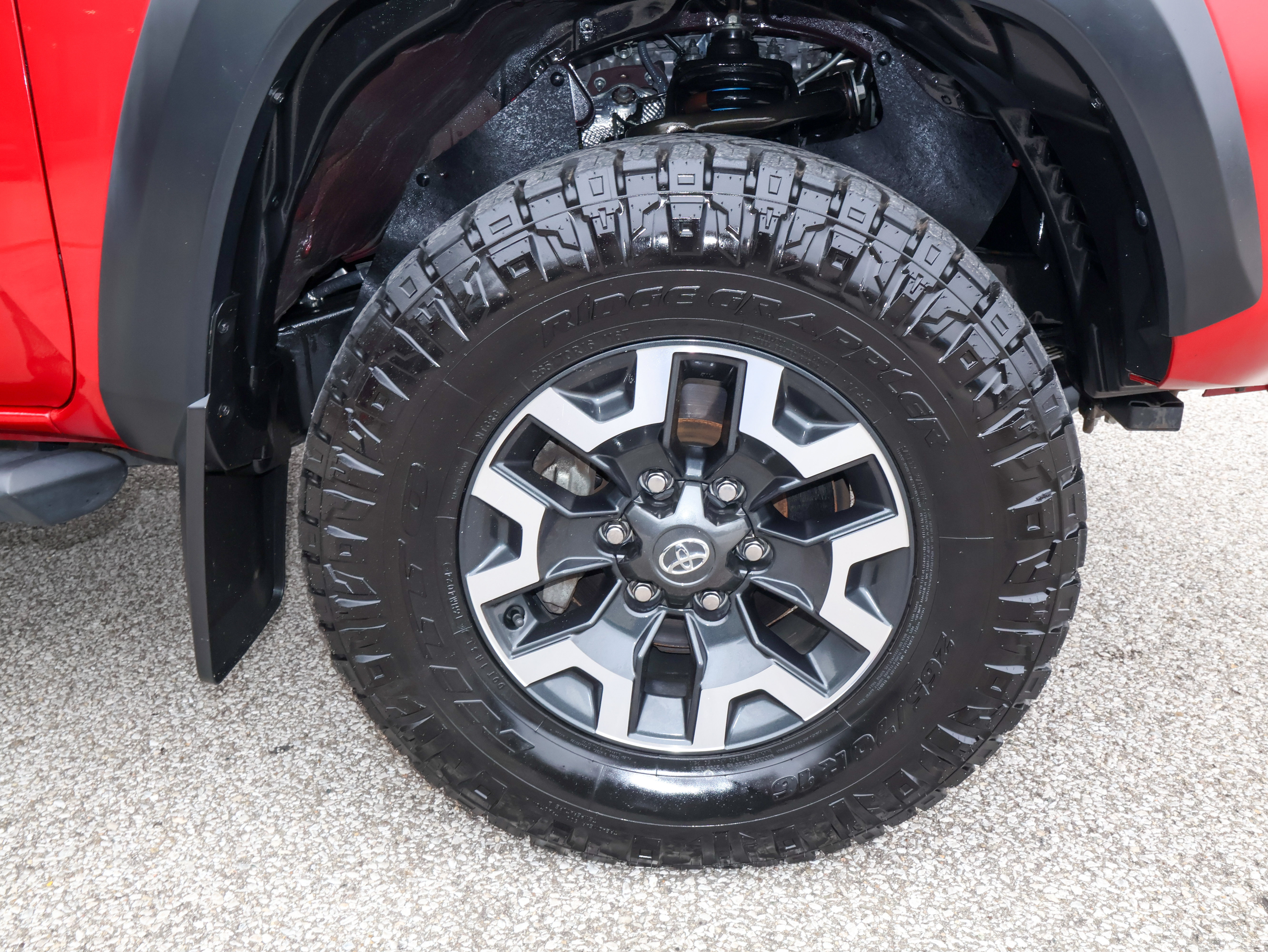 Used 2022 Toyota Tacoma TRD Off-Road w/ Technology Package AWD/4WD image 36