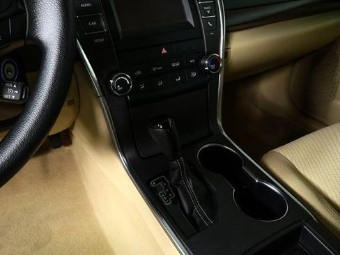 Used 2017 Toyota Camry LE image 14