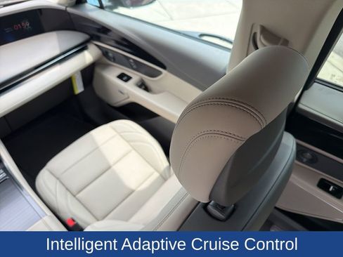 Used 2024 Lincoln Nautilus Premier w/ Equipment Group 102A AWD/4WD image 20