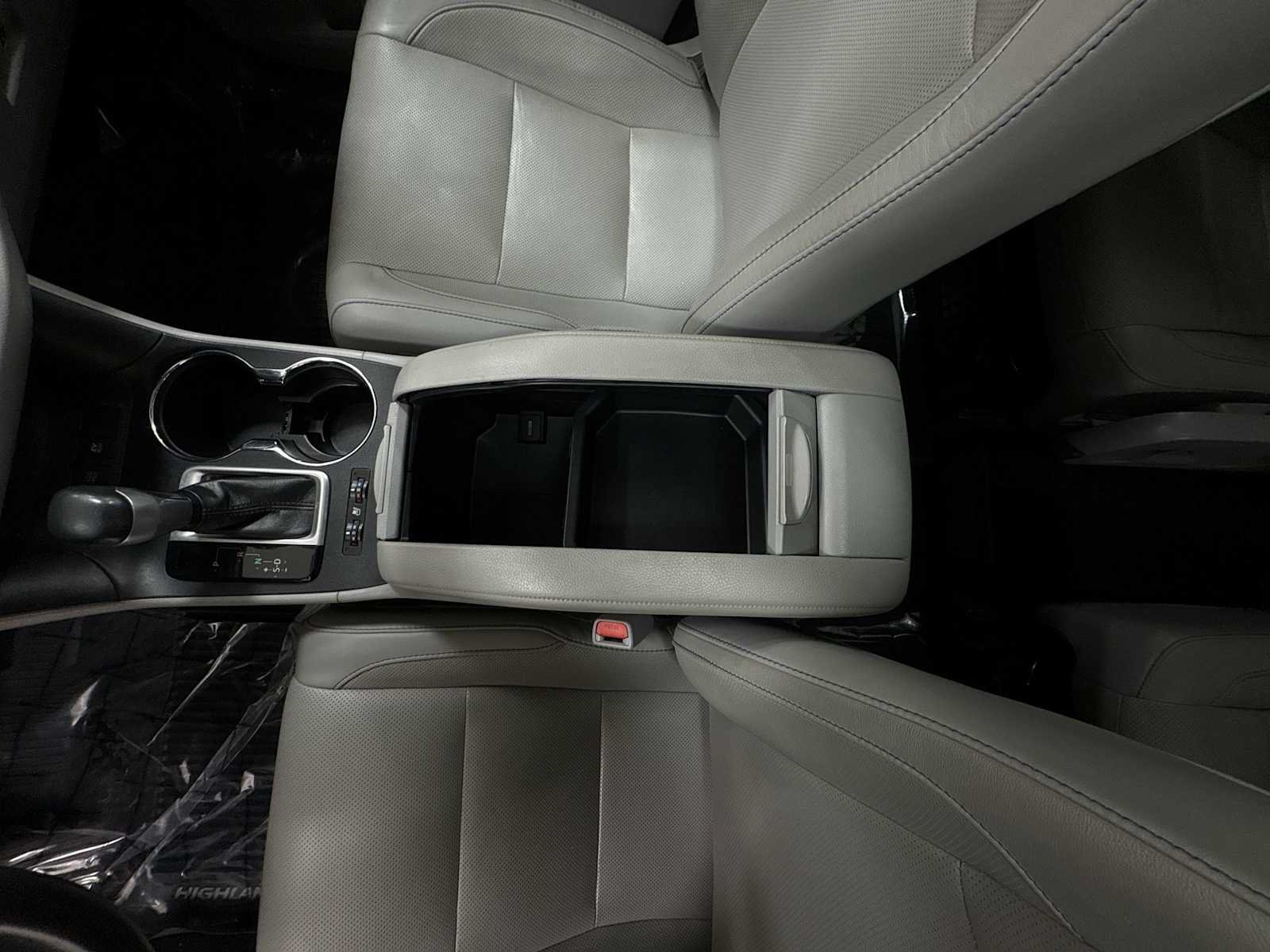 Certified 2019 Toyota Highlander Limited AWD/4WD image 23