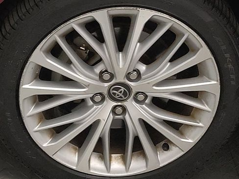 Used 2020 Toyota Camry XLE FWD image 31