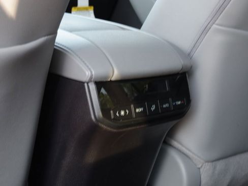 New 2026 Toyota Highlander XLE image 13