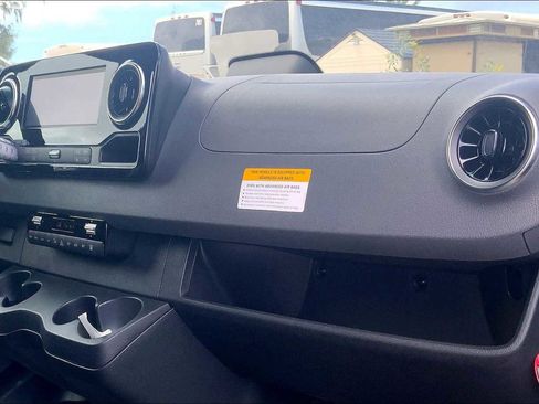 New 2025 Mercedes-Benz Sprinter 2500 image 11