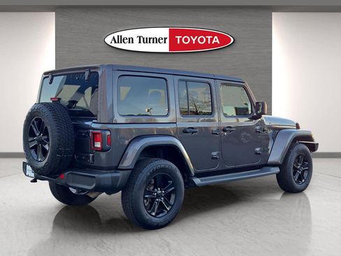 Used 2021 Jeep Wrangler Unlimited Sahara image 6