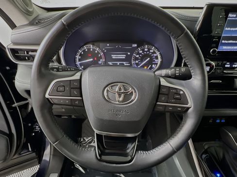 Used 2022 Toyota Highlander Limited image 18