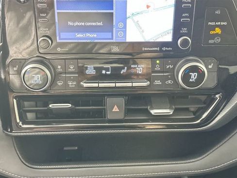Used 2021 Toyota Highlander XSE AWD/4WD image 15