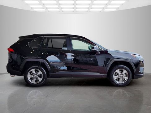 Used 2025 Toyota RAV4 XLE w/ Convenience Package FWD image 3