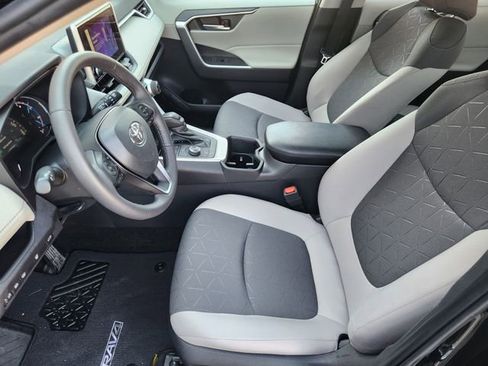 Used 2024 Toyota RAV4 XLE w/ Convenience Package image 10