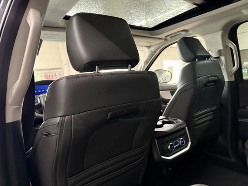 Used 2025 Ford Expedition Active image 21