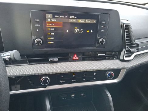 Certified 2024 Kia Sportage LX image 5