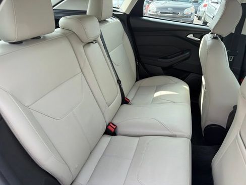Used 2018 Ford Focus Titanium FWD image 25