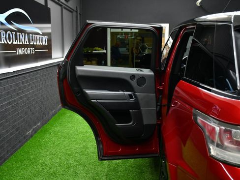 Used 2015 Land Rover Range Rover Sport SE image 33