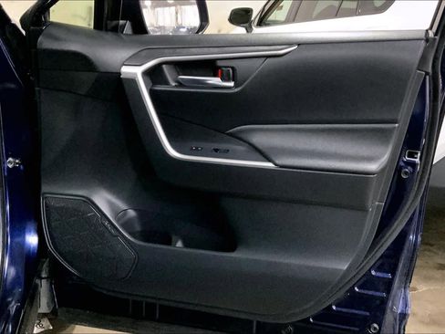 Used 2023 Toyota RAV4 XLE Premium image 23