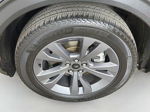 Used 2023 Ford Explorer XLT w/ Equipment Group 202A AWD/4WD image 22