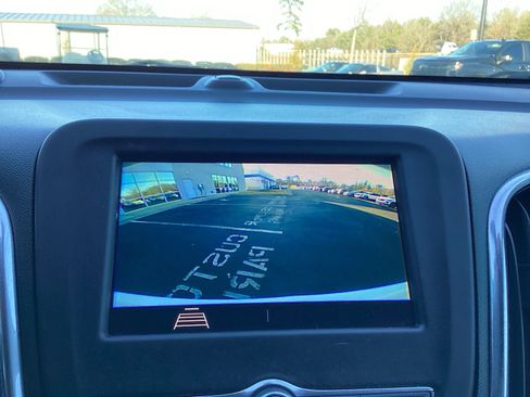 Used 2020 Chevrolet Equinox LT image 17