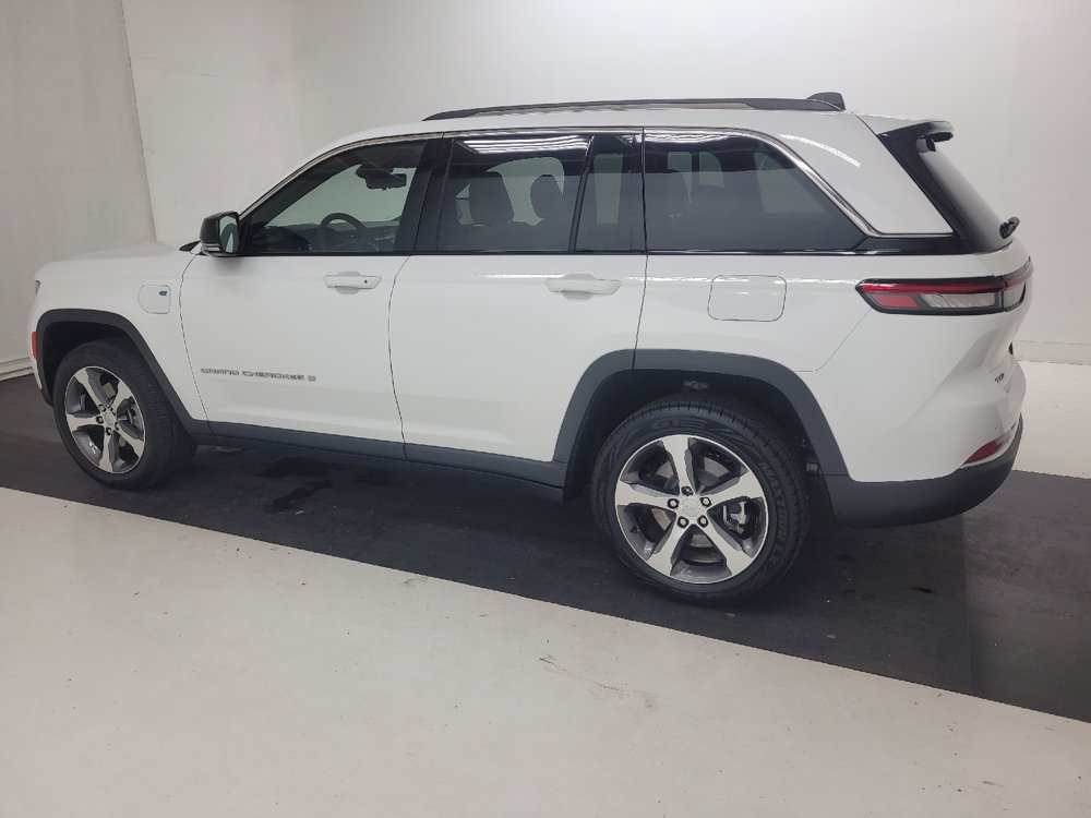 Used 2023 Jeep Grand Cherokee 4WD 4xe w/ Luxury Tech Group II image 3