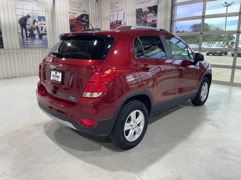 Used 2021 Chevrolet Trax LT w/ Driver Confidence Package AWD/4WD image 8