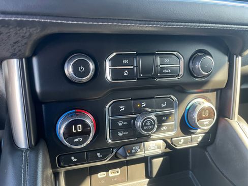 Used 2024 Chevrolet Tahoe LT w/ Luxury Package image 25