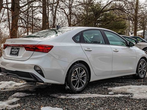 Certified 2023 Kia Forte LXS image 6