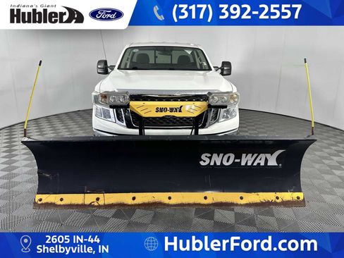 Used 2017 Nissan Titan SV AWD/4WD image 3