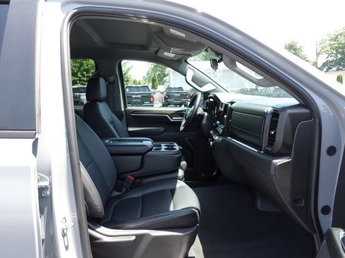 Used 2024 Chevrolet Silverado 1500 LT AWD/4WD image 32