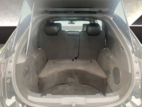 Used 2015 Lincoln MKT AWD image 8