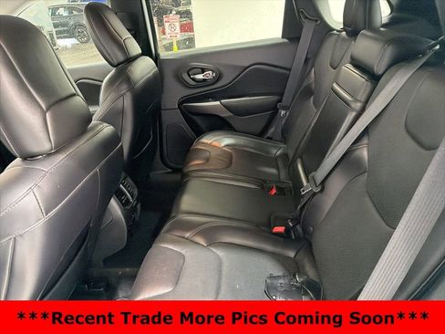Used 2019 Jeep Cherokee Limited image 20