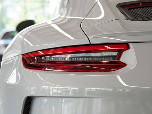 Used 2018 Porsche 911 GT3 RWD image 12