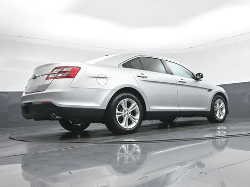 Used 2017 Ford Taurus SE image 50